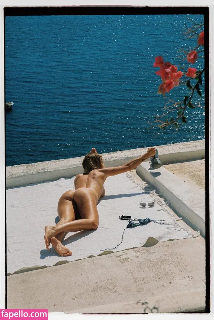 Noemie Neuens Onlyfans Photo Gallery 