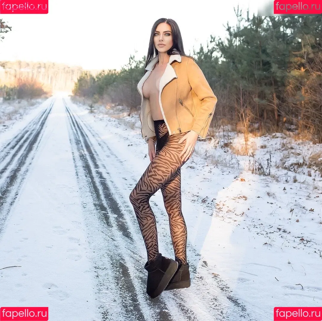Electric Miss Onlyfans Photo Gallery 