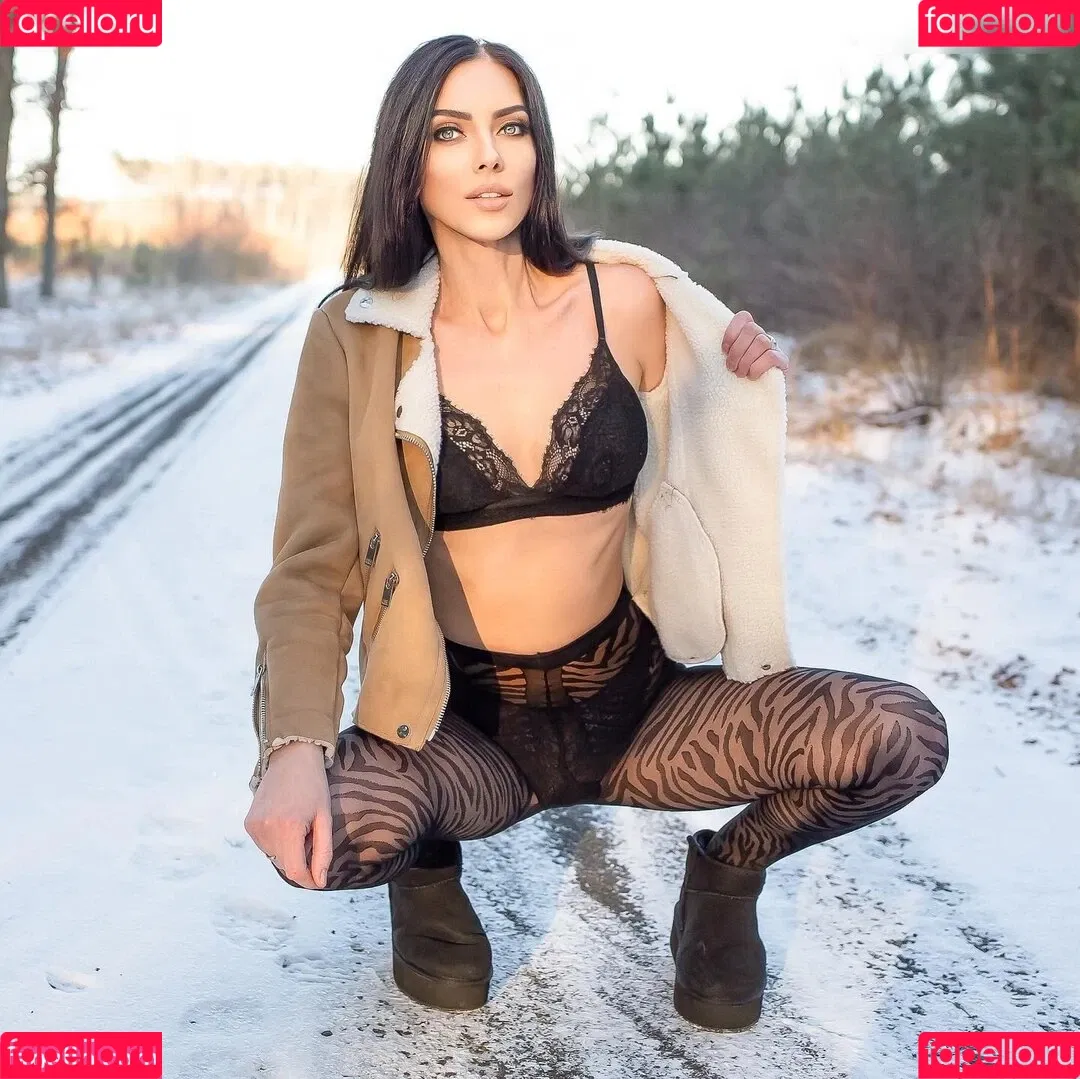 Electric Miss Onlyfans Photo Gallery 