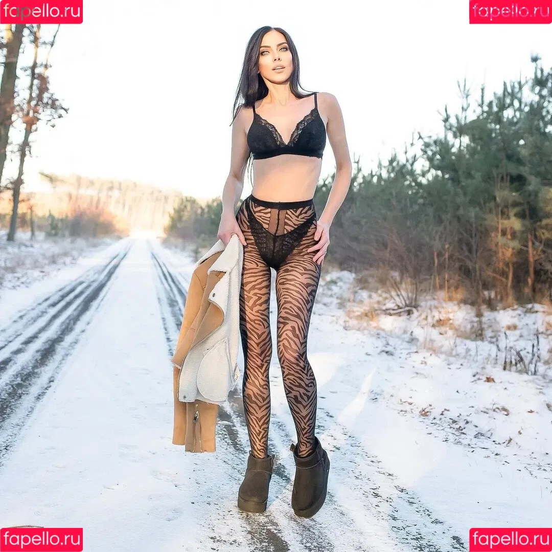 Electric Miss Onlyfans Photo Gallery 