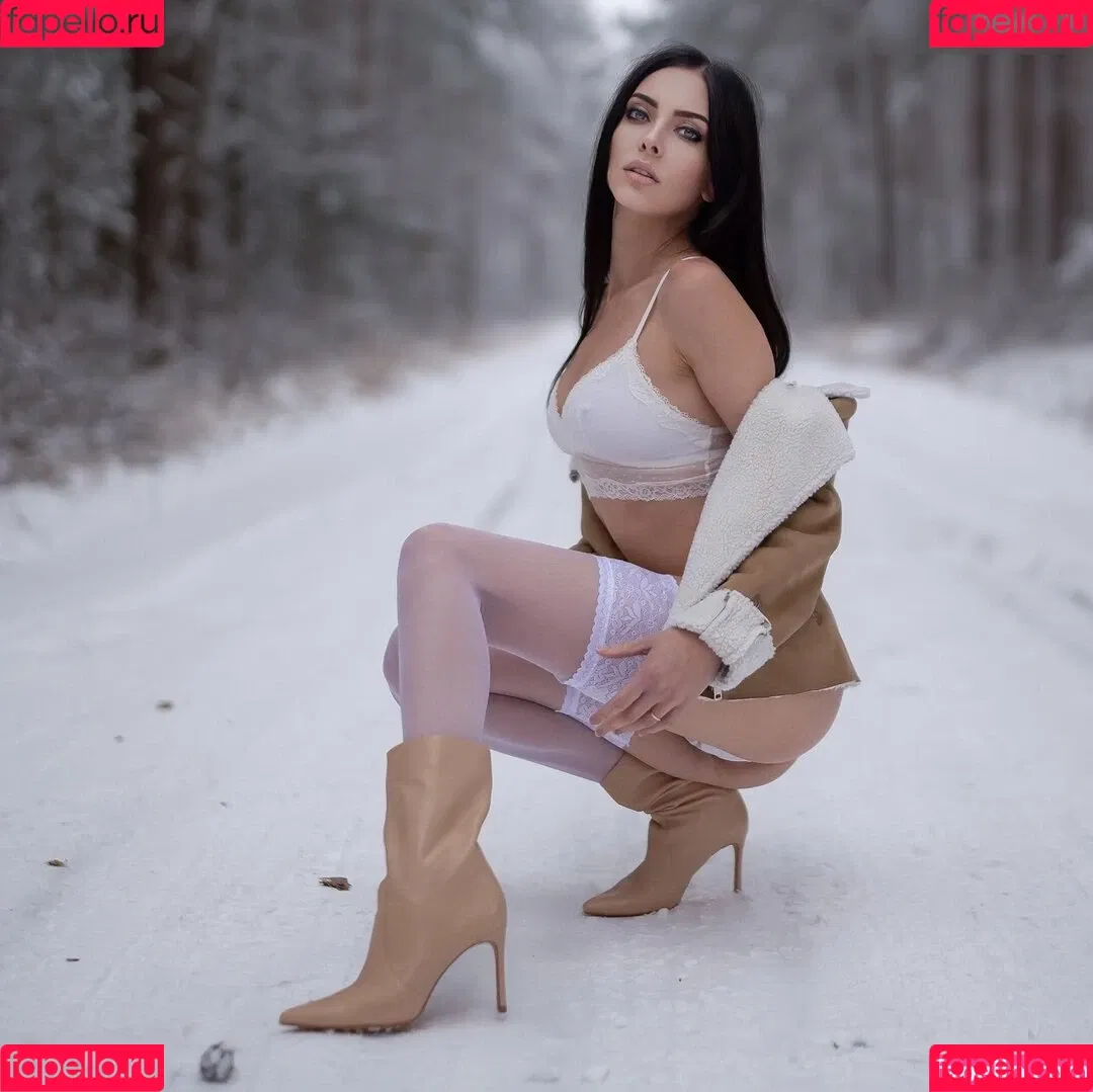 Electric Miss Onlyfans Photo Gallery 