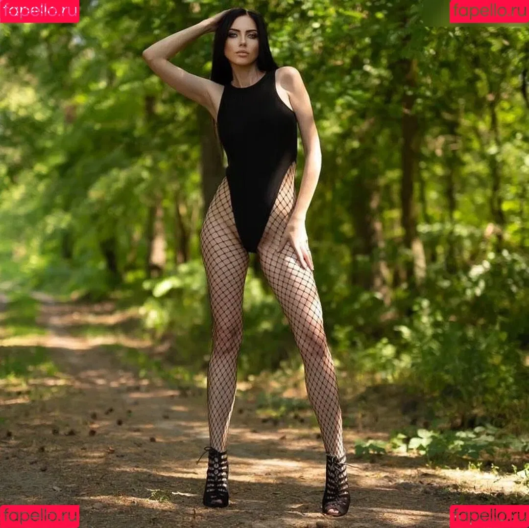 Electric Miss Onlyfans Photo Gallery 