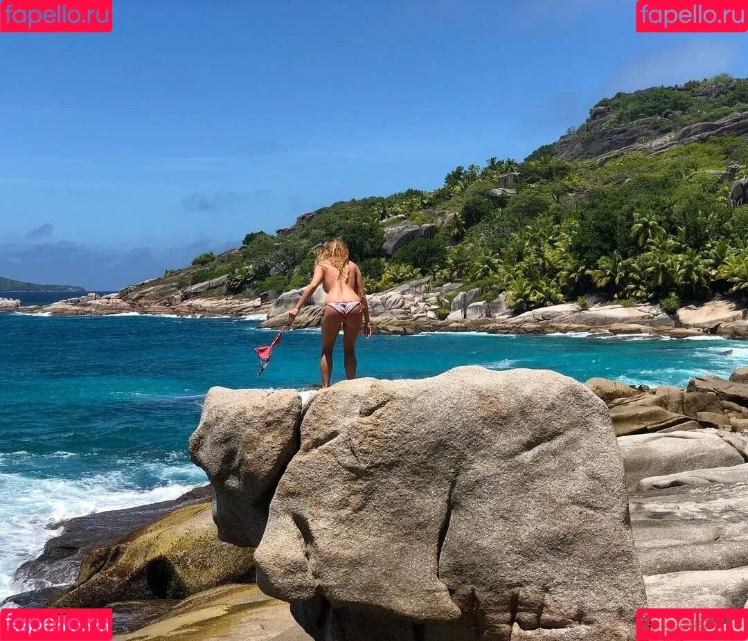 Jana Schölermann Onlyfans Photo Gallery 