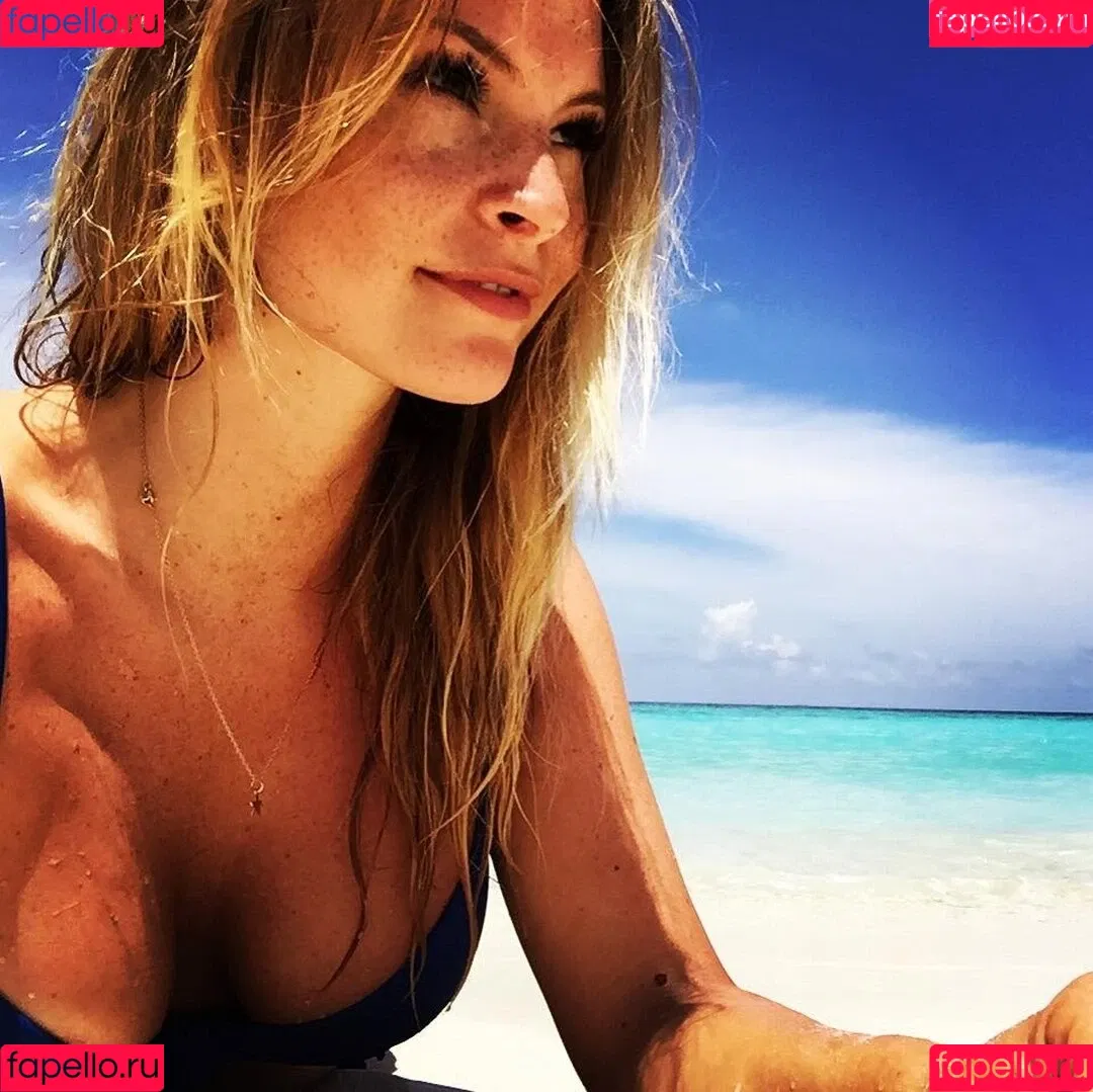 Jana Schölermann Onlyfans Photo Gallery 