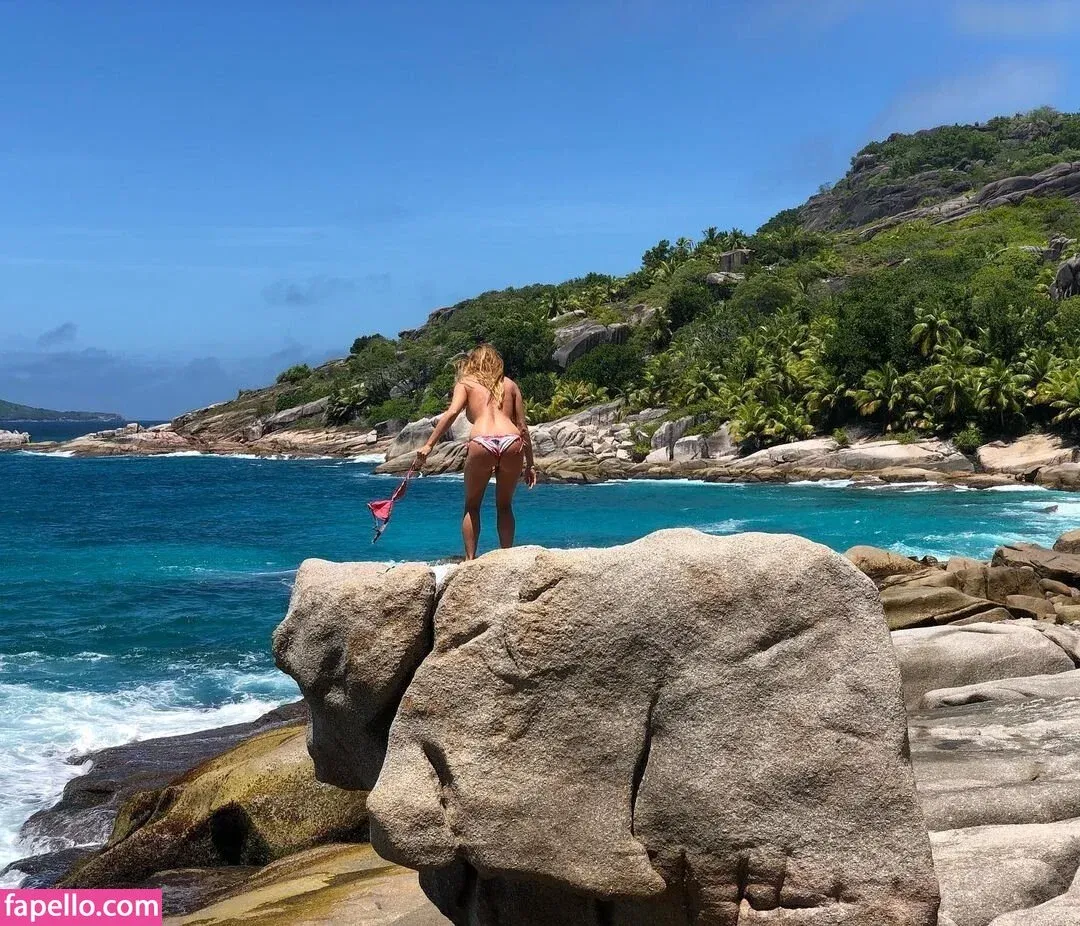 Jana Schölermann Onlyfans Photo Gallery 