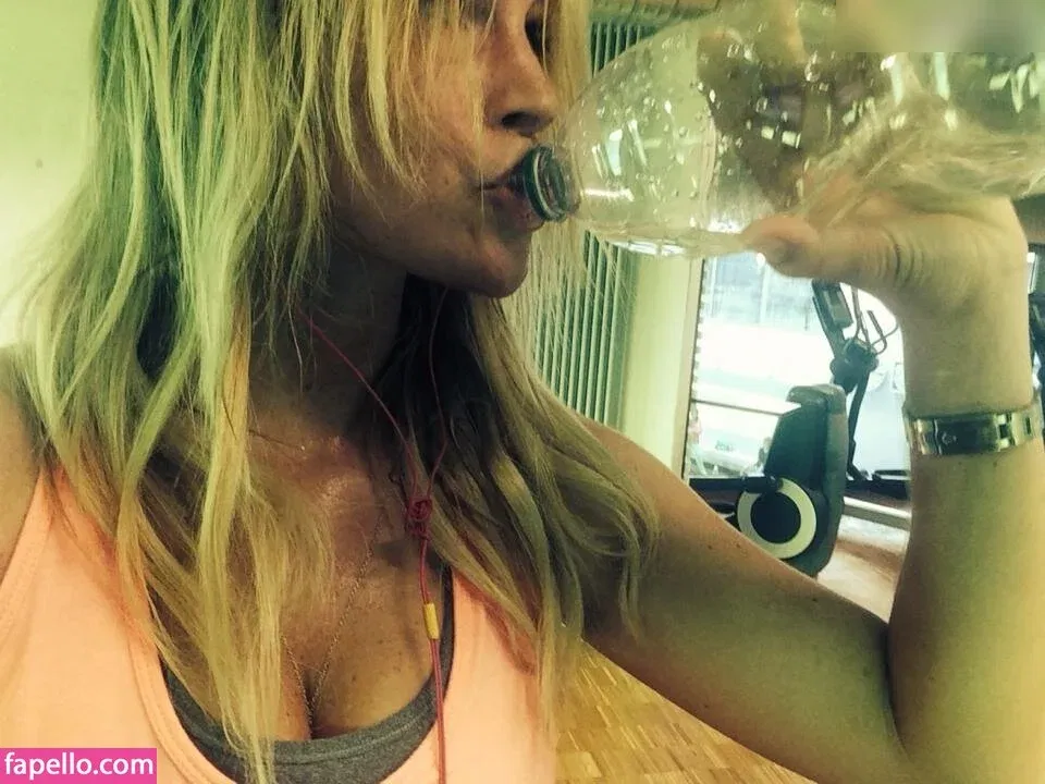 Jana Schölermann Onlyfans Photo Gallery 