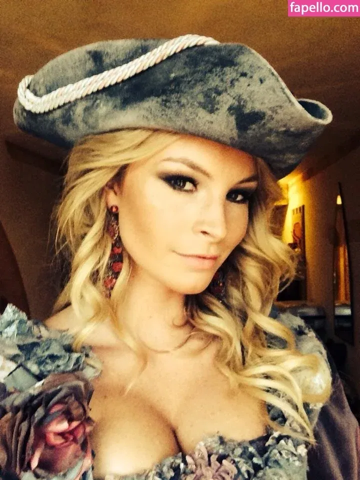 Jana Schölermann Onlyfans Photo Gallery 