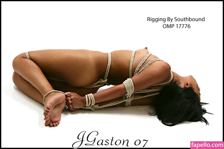 Naughty Nerd Onlyfans Photo Gallery 