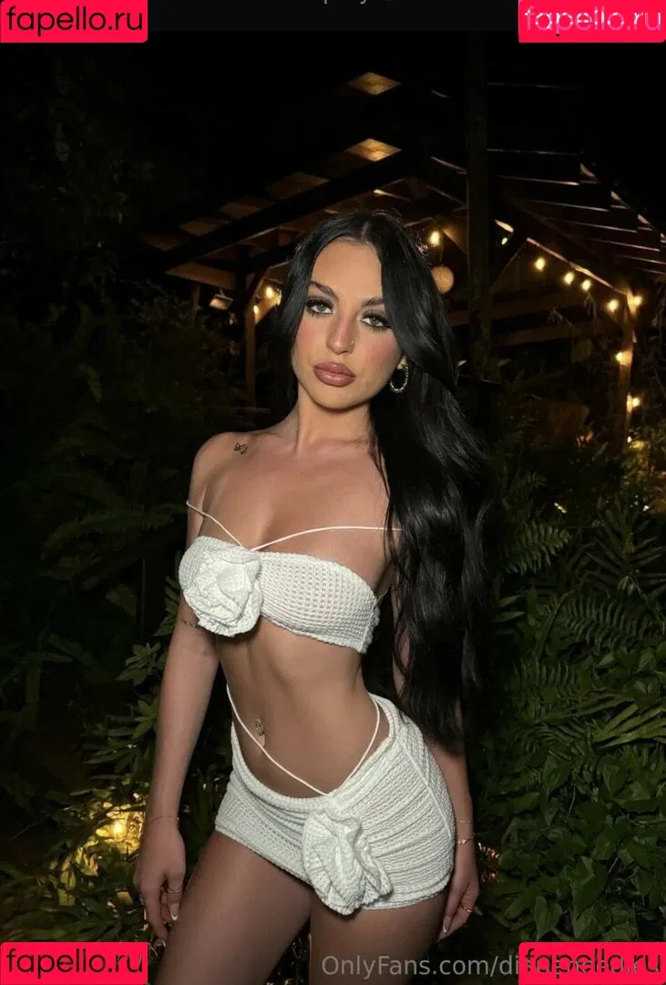 dianeneedles Onlyfans Photo Gallery 