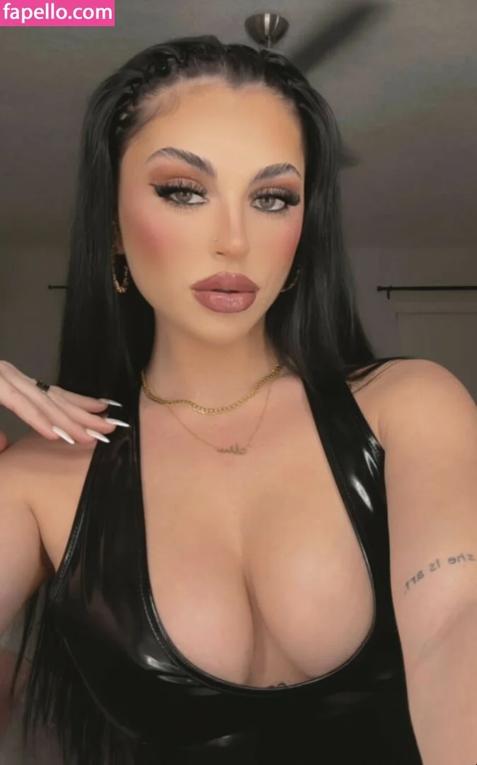 dianeneedles Onlyfans Photo Gallery 