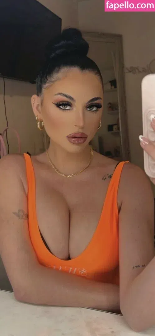 dianeneedles Onlyfans Photo Gallery 