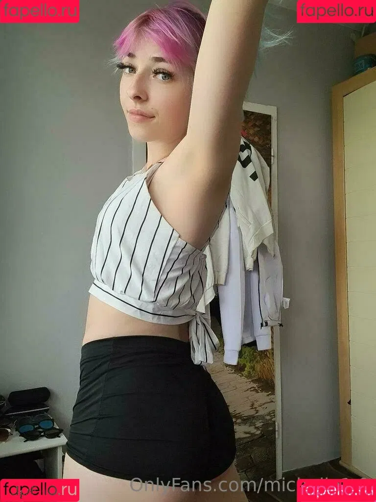 michelle1.0 Onlyfans Photo Gallery 