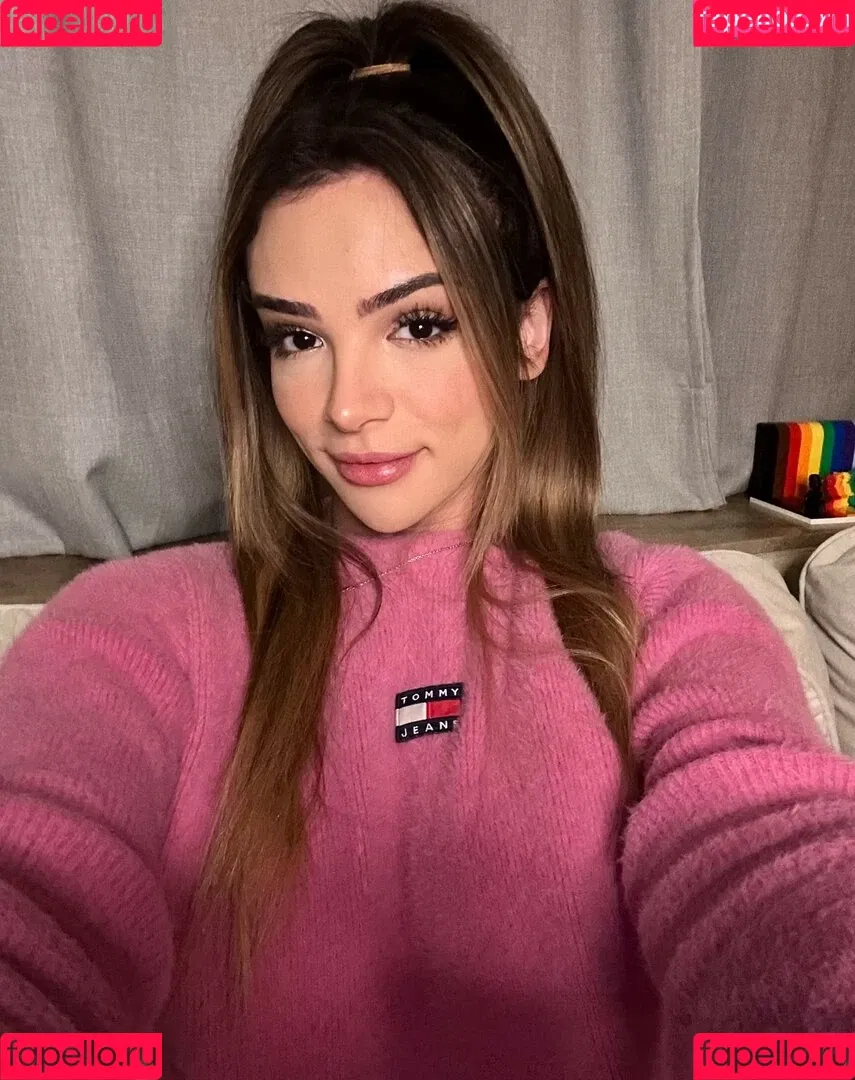 Raphaela Onlyfans Photo Gallery 