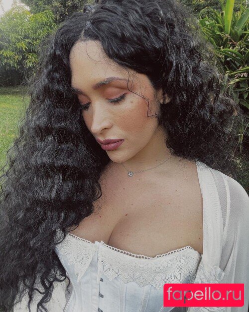 Raphaela Onlyfans Photo Gallery 