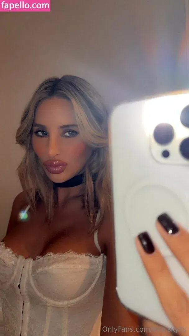 eva-sky Onlyfans Photo Gallery 