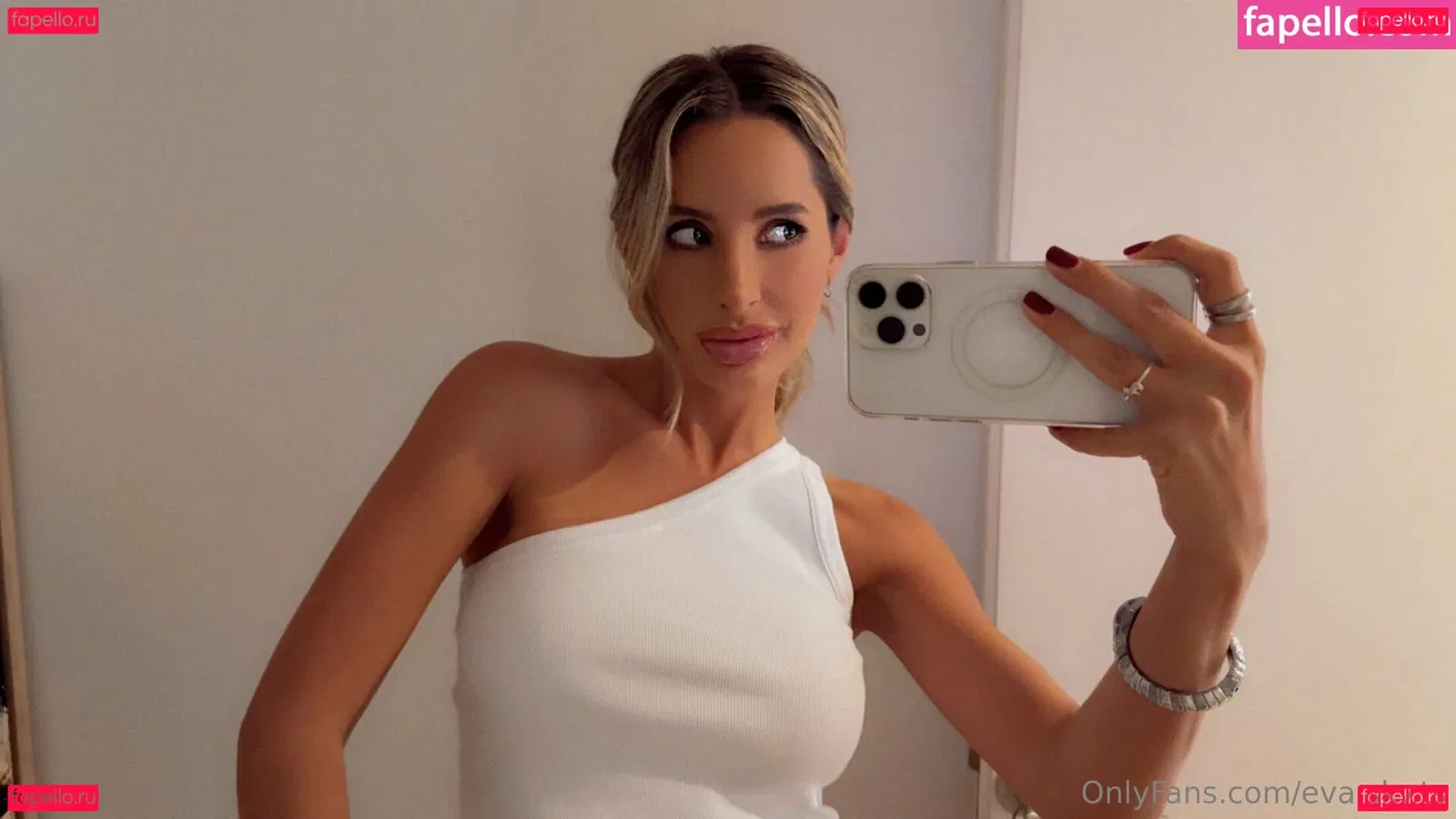 eva-sky Onlyfans Photo Gallery 