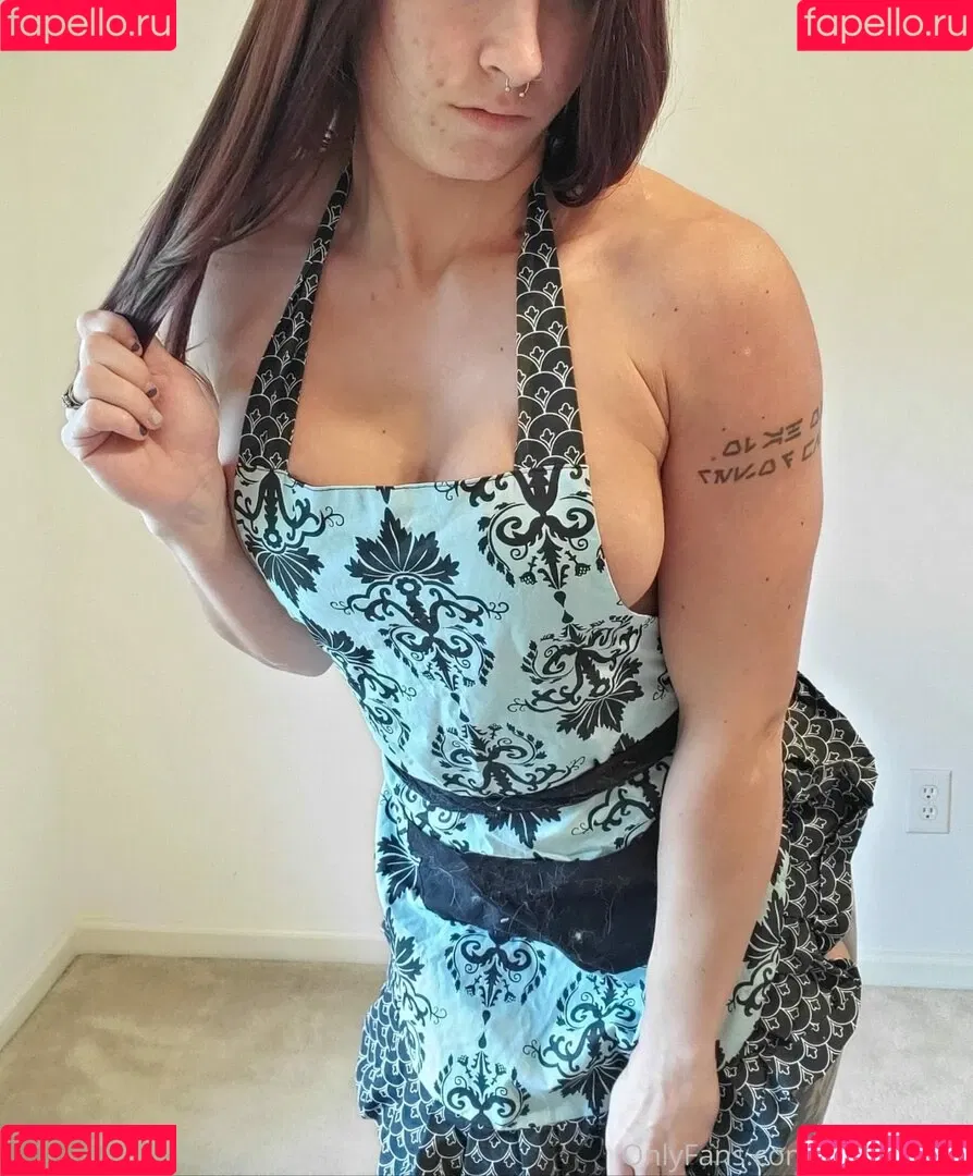 Terry Lifts Onlyfans Photo Gallery 