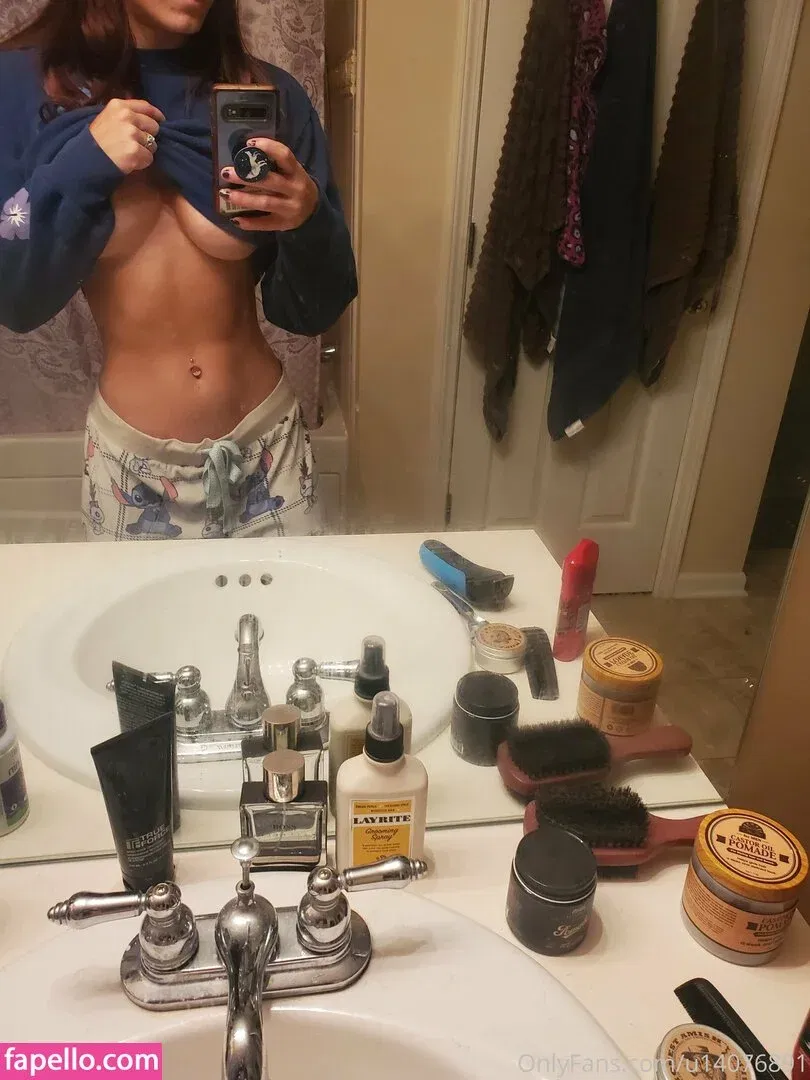 Terry Lifts Onlyfans Photo Gallery 