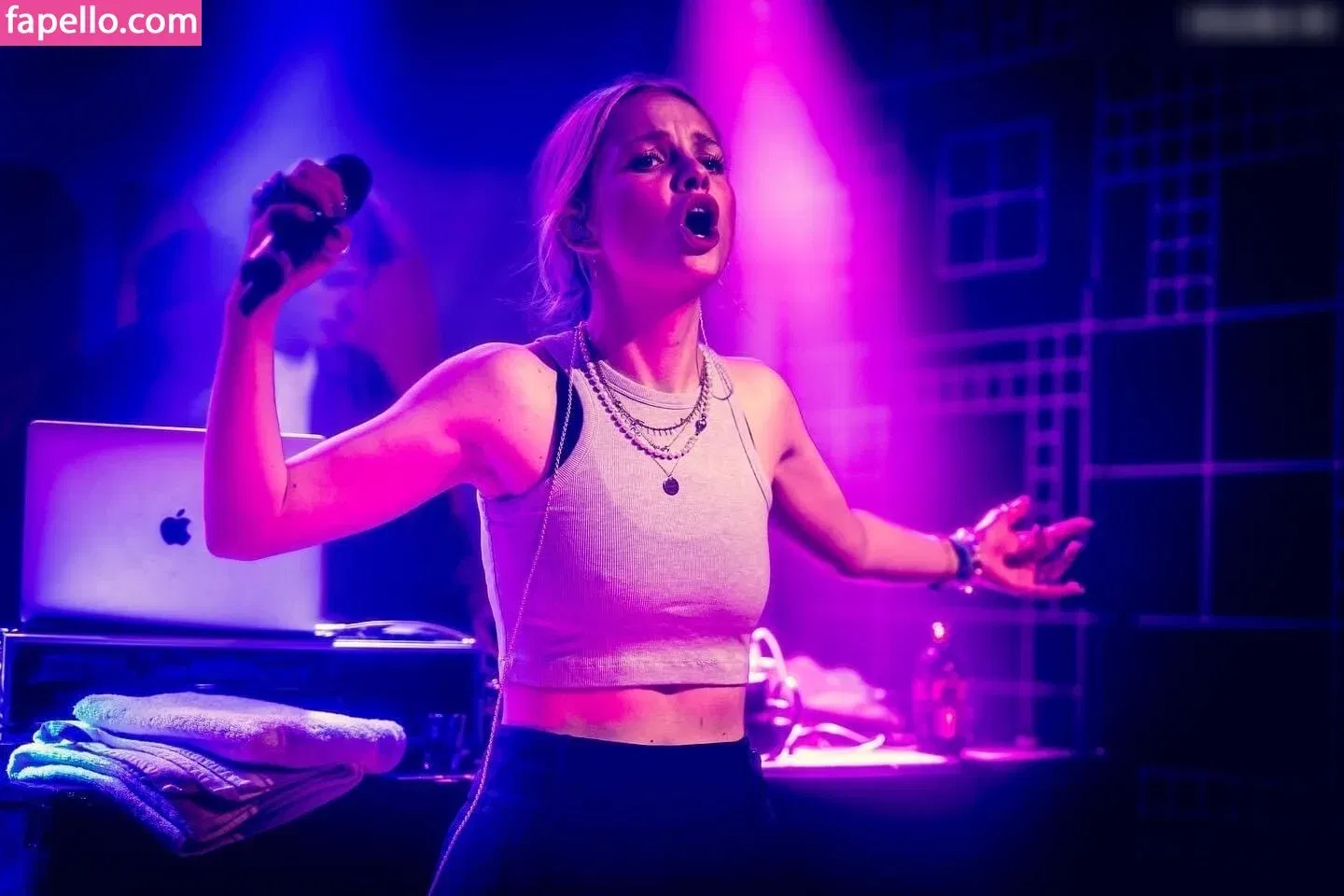 Paula Hartmann Onlyfans Photo Gallery 