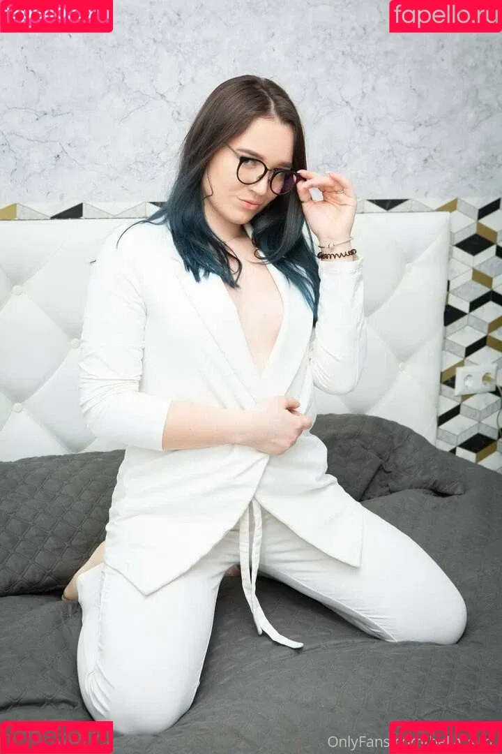 bella_sun_ Onlyfans Photo Gallery 
