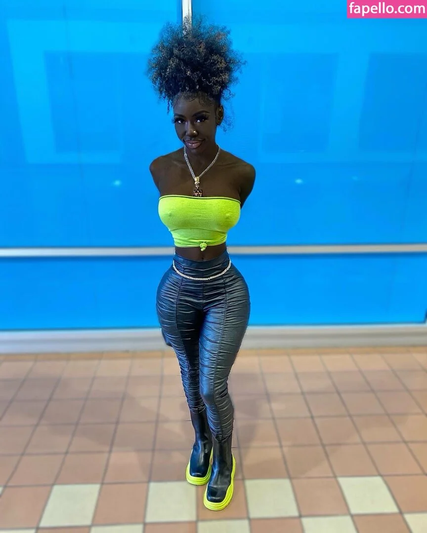 Lazelle Doll Onlyfans Photo Gallery 