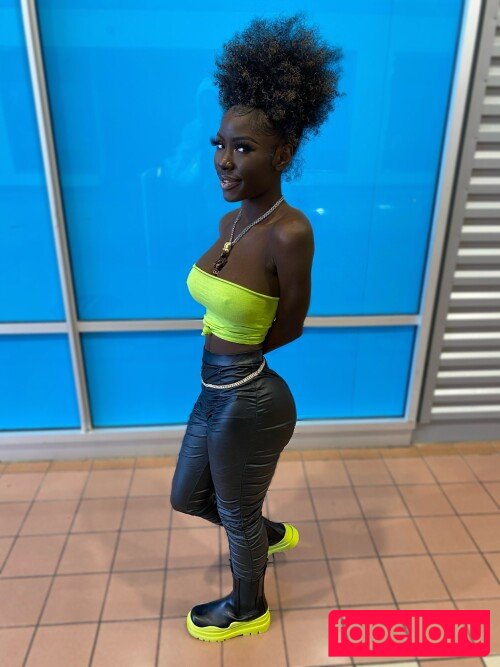 Lazelle Doll Nude Onlyfans Photo 44