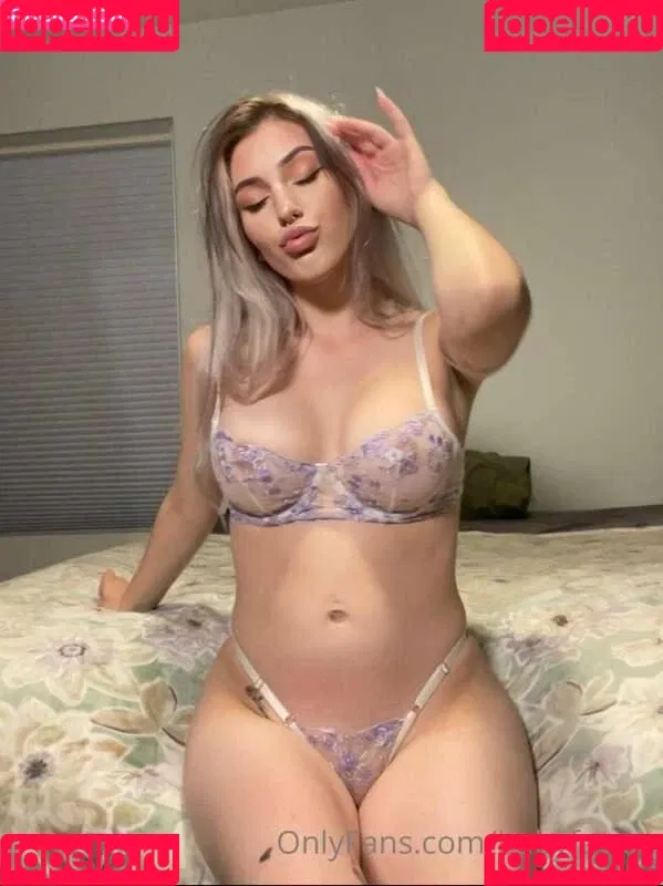 Nurse Fawne Onlyfans Photo Gallery 
