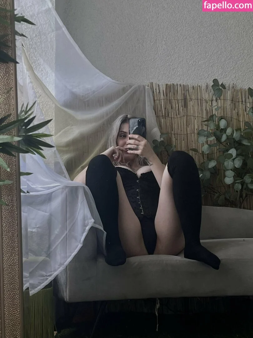 Nurse Fawne Onlyfans Photo Gallery 