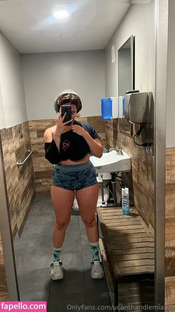 ucanthandlemia2.0 Onlyfans Photo Gallery 