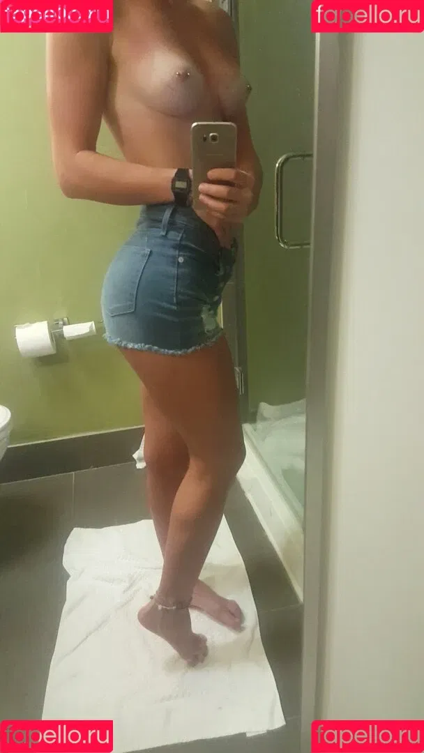 Whiskeymademedoit Onlyfans Photo Gallery 