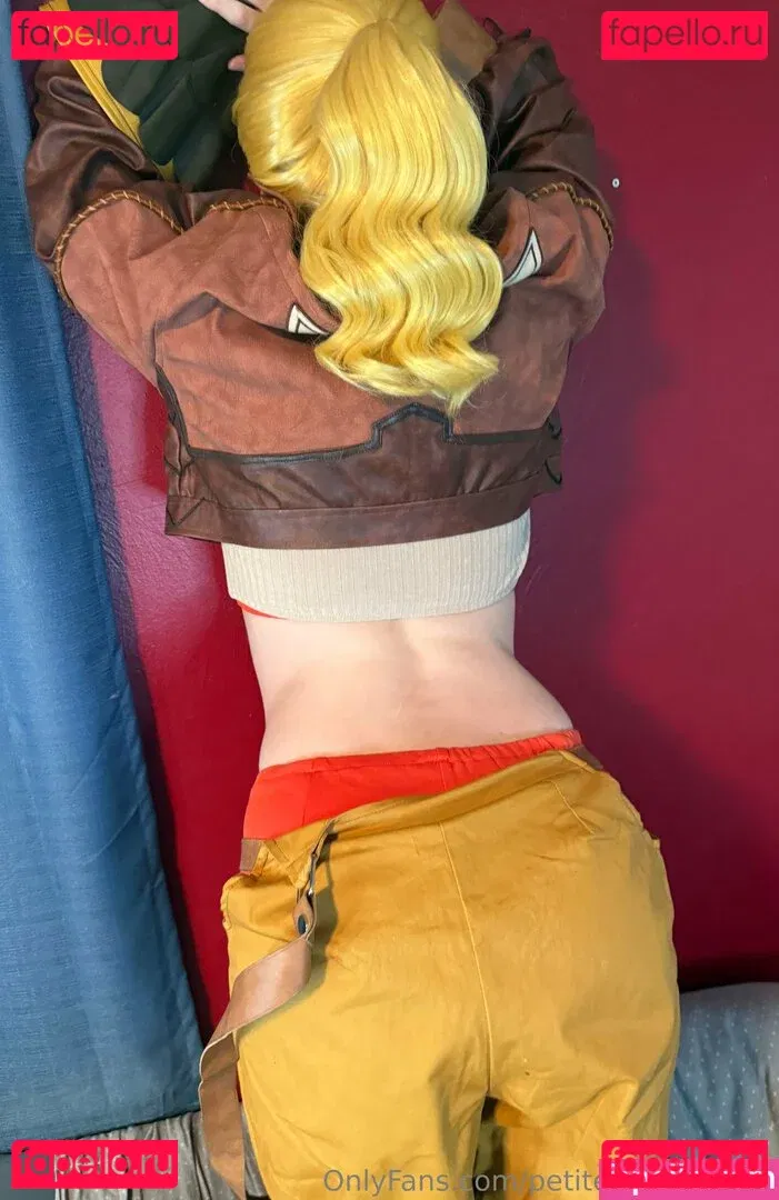 petitesweettreatx Onlyfans Photo Gallery 