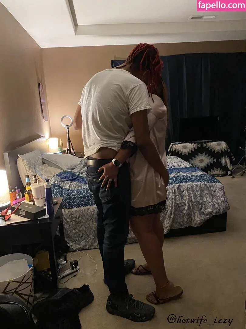 hotwifeizzy Onlyfans Photo Gallery 