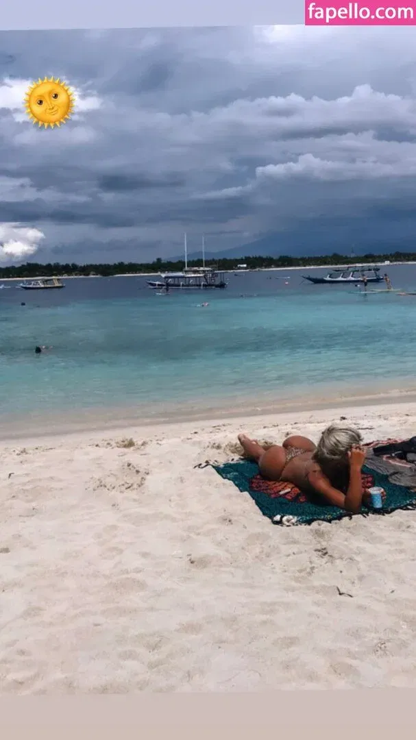 Hafiia Mira Onlyfans Photo Gallery 