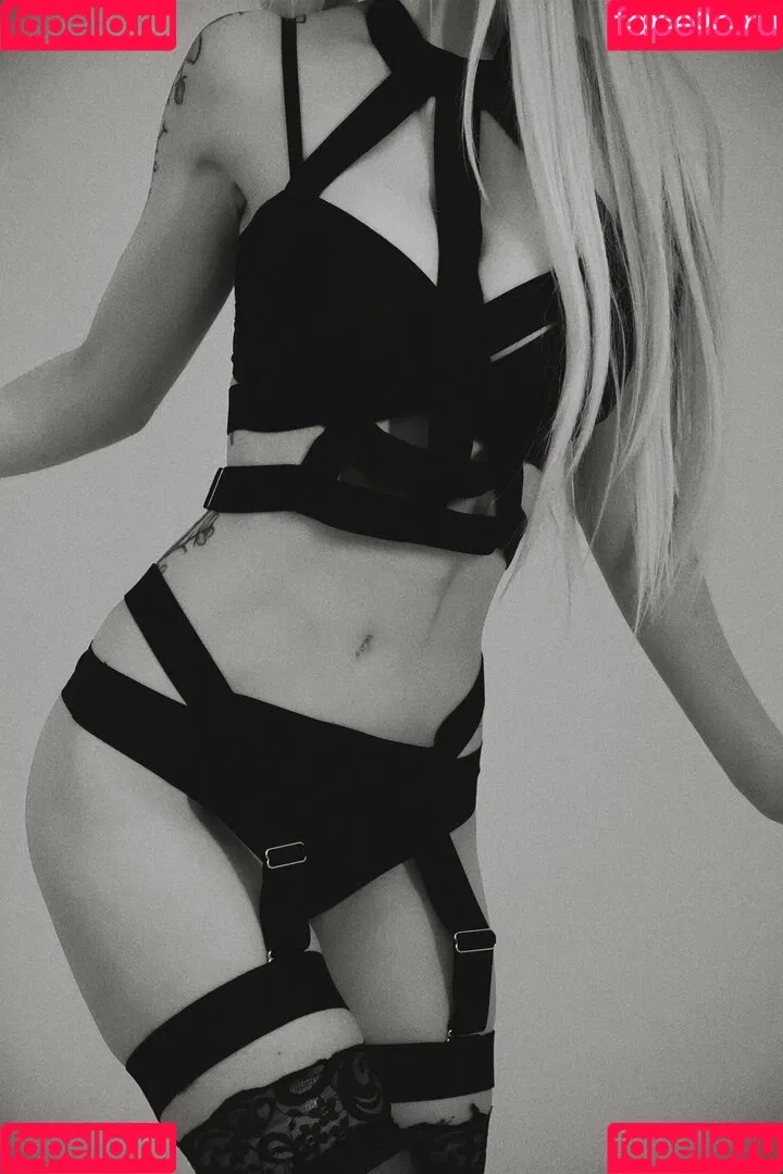 Yakisa_uwu Onlyfans Photo Gallery 