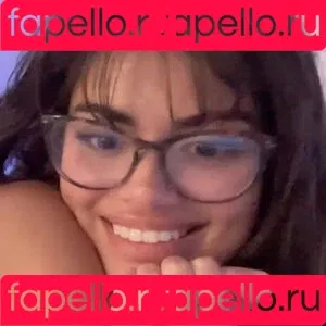 poutyselenaa Onlyfans Photo Gallery 