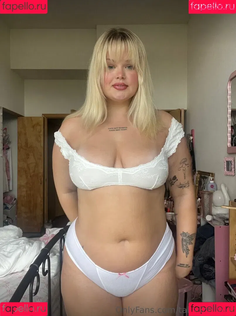 Winona Hauser Onlyfans Photo Gallery 