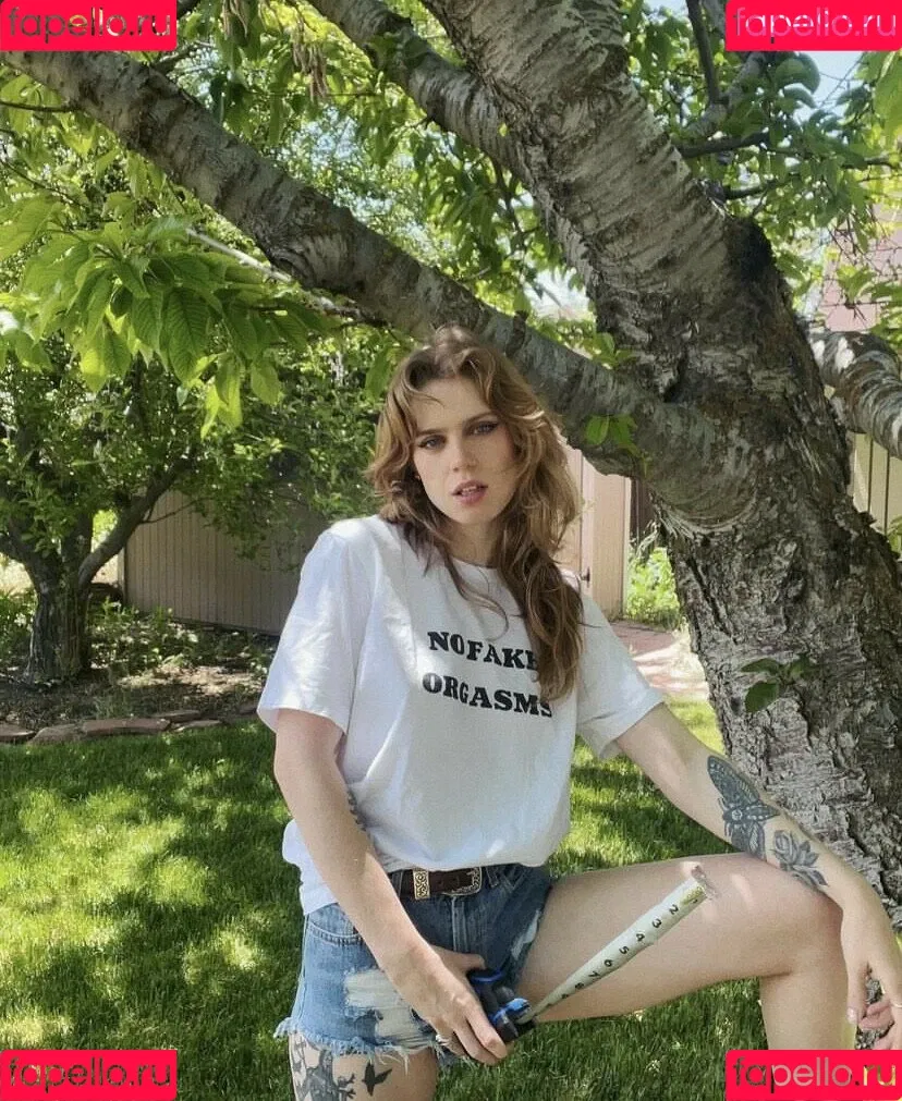 Cera Gibson Onlyfans Photo Gallery 