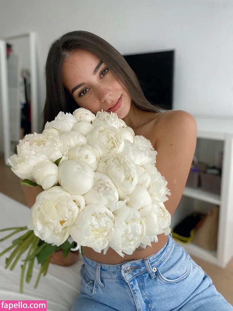 Intrigueeme Onlyfans Photo Gallery 