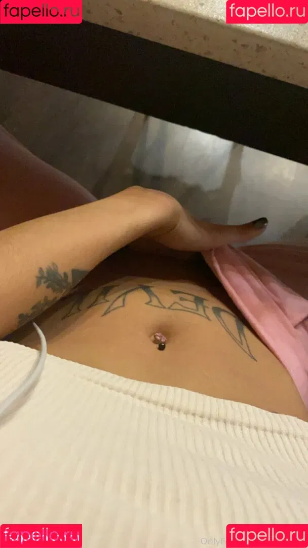 arielgratis Onlyfans Photo Gallery 