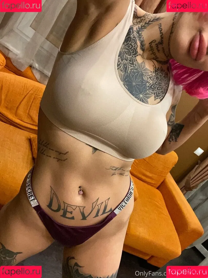arielgratis Onlyfans Photo Gallery 