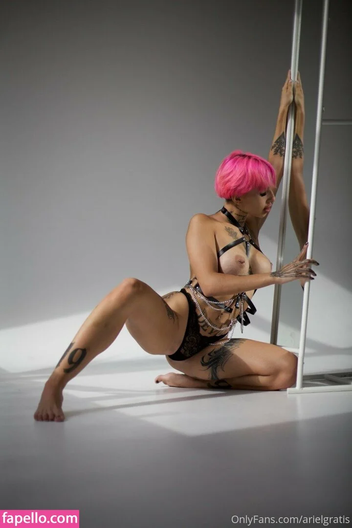 arielgratis Onlyfans Photo Gallery 