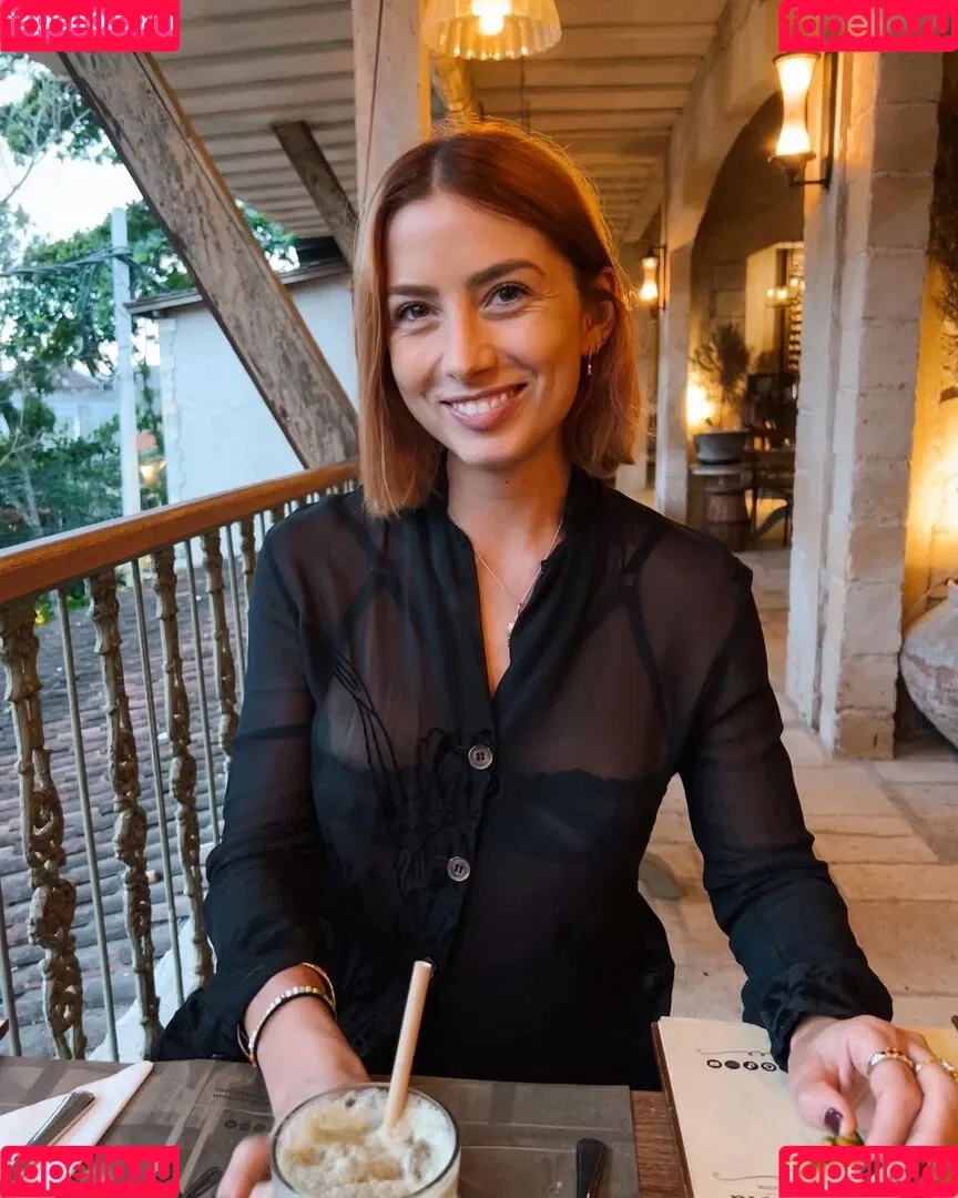 Elayna Carausu Onlyfans Photo Gallery 