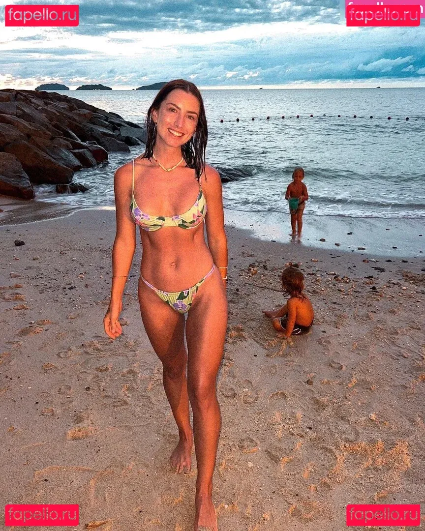 Elayna Carausu Onlyfans Photo Gallery 