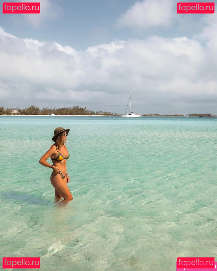 Elayna Carausu Onlyfans Photo Gallery 