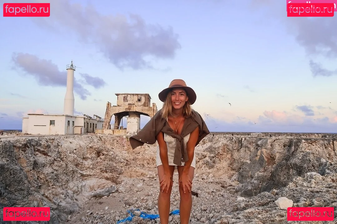 Elayna Carausu Onlyfans Photo Gallery 