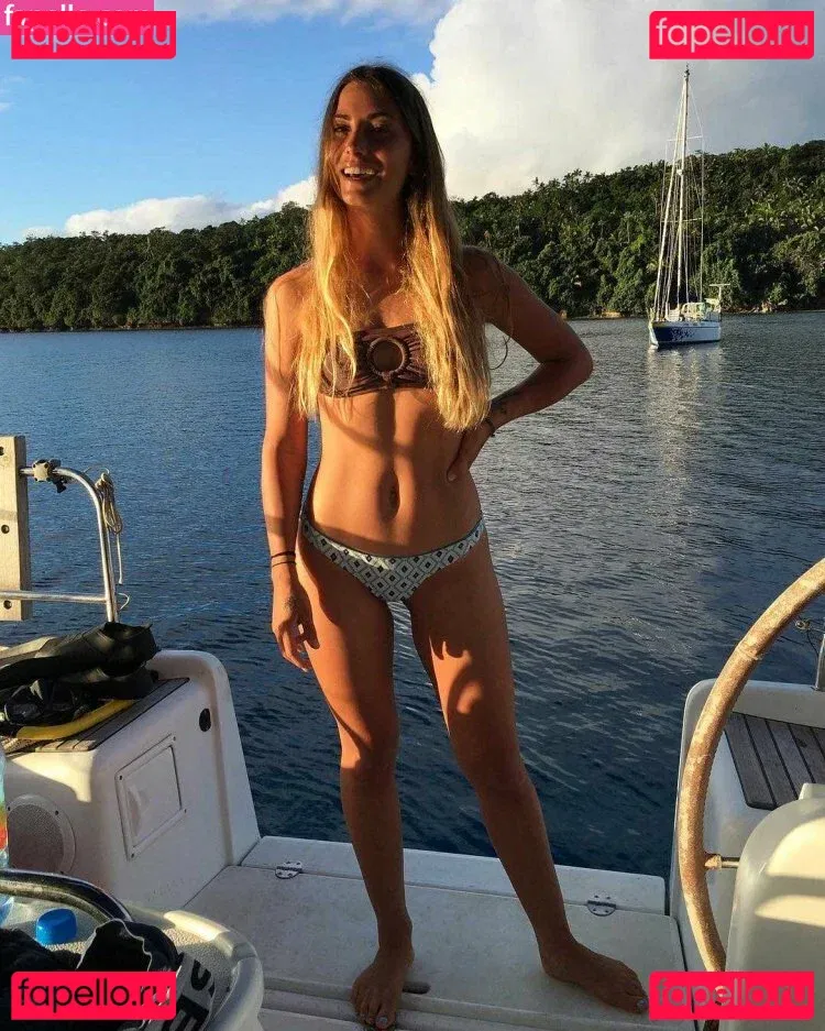 Elayna Carausu Onlyfans Photo Gallery 