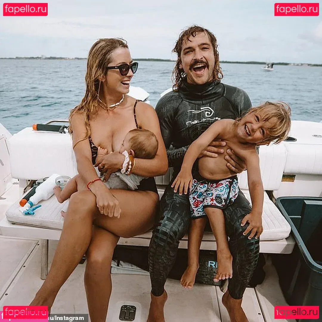 Elayna Carausu Onlyfans Photo Gallery 