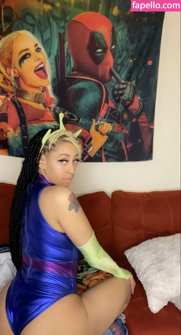 berryatnight Onlyfans Photo Gallery 