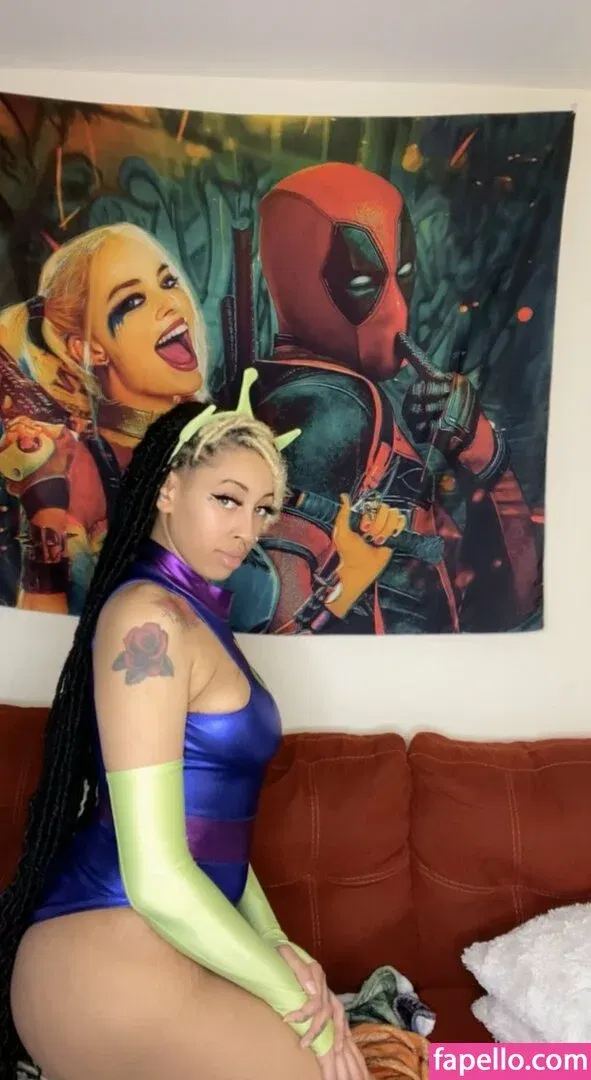 berryatnight Onlyfans Photo Gallery 