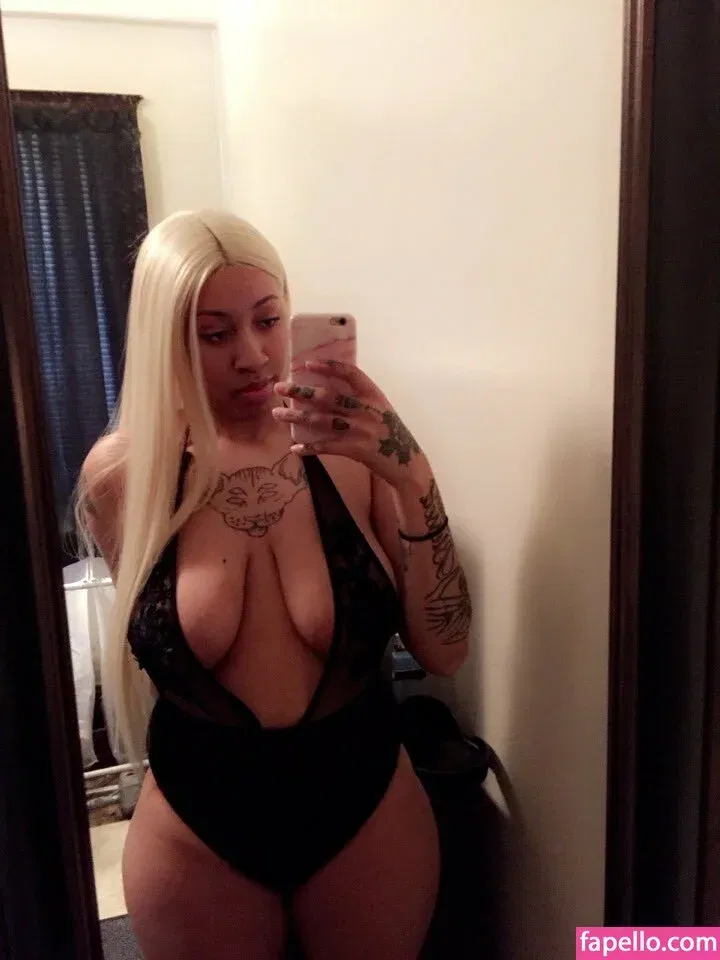 berryatnight Onlyfans Photo Gallery 